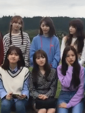 오늘자 벌레 쫓는 사쿠라.gif | 인스티즈