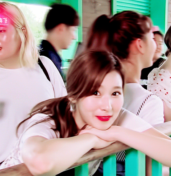 눈에서 꿀떨어지는 사나.gif | 인스티즈