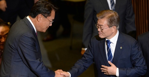 ??? 연설 끝나고 두고보자 | 인스티즈