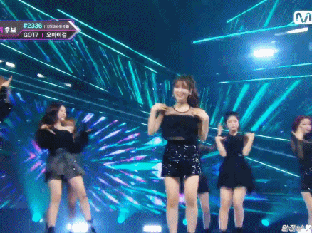 [데이터주의] 오늘자 엠카운트다운 오마이걸.gif | 인스티즈