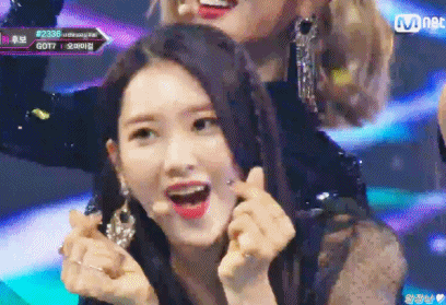 [데이터주의] 오늘자 엠카운트다운 오마이걸.gif | 인스티즈