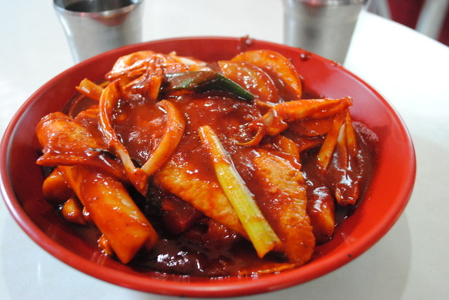 [떡볶이] 유명하지만 심하게 매워보이는 부산 매떡 | 인스티즈