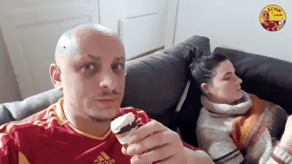 남편이 아내에게 등짝을 맞는이유.gif | 인스티즈