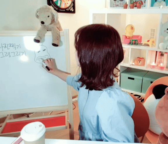 매일밤 8시에 브이앱 할거라는 유정이 | 인스티즈