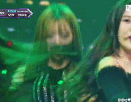 [데이터주의] 오늘자 엠카운트다운 오마이걸.gif | 인스티즈