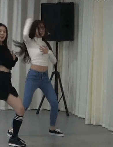 내꺼야 춤추는 강혜원 | 인스티즈