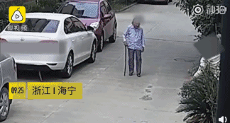 87세 할머니를 폭행하는 중국고딩.gif | 인스티즈