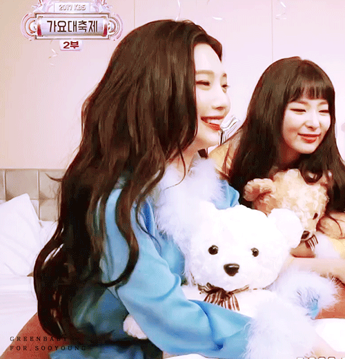 슬기&amp;조이 눈웃음.gif | 인스티즈