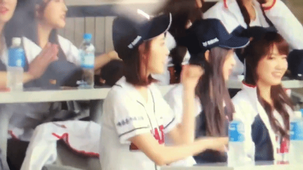 아이즈원 레드벨벳 덕후 사쿠라.gif | 인스티즈