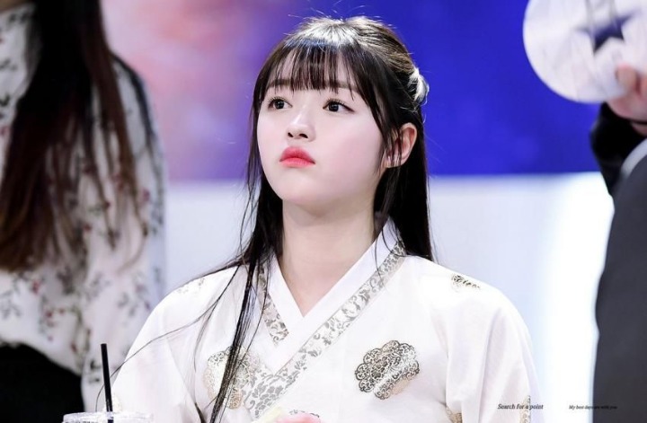 팬싸에서 한복입은 유아.jpg (오마이걸) | 인스티즈