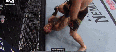 오늘자 오지게 쳐맞는 코맥.GIF | 인스티즈