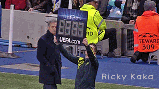 노래방 서비스에 만족하는 고객 | 인스티즈