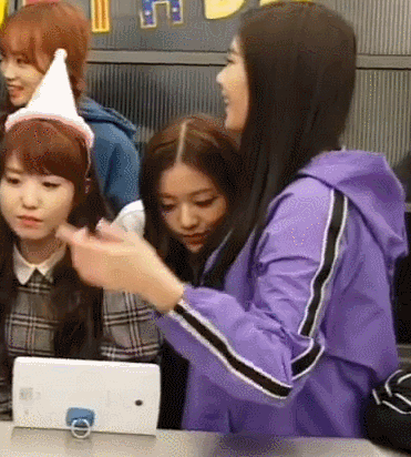 아이즈원) 벌써부터 하찮은 기운이 느껴지는 맏내 은비 | 인스티즈