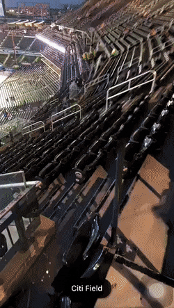 미국 비행기에서 아주 유명한 한국그룹 팬들을 위해 노래 틀어줌 (ft.방탄) | 인스티즈