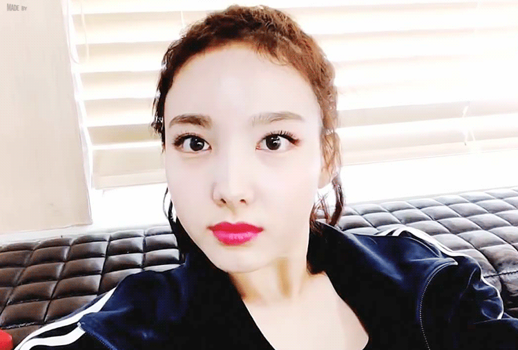 180711 KBS 연예가중계 게릴라 데이트 촬영 - 체리 토끼 나연이 of TWICE | 인스티즈