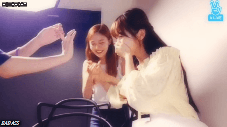 아린이도 피하지 못한 오마이걸 비니의 불딱밤.gif | 인스티즈