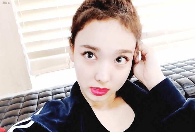 180711 KBS 연예가중계 게릴라 데이트 촬영 - 체리 토끼 나연이 of TWICE | 인스티즈