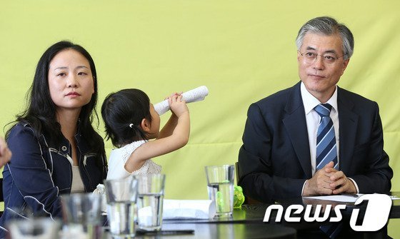 한국보도사진전에서 최우수상으로 선정했던 문재인사진 | 인스티즈