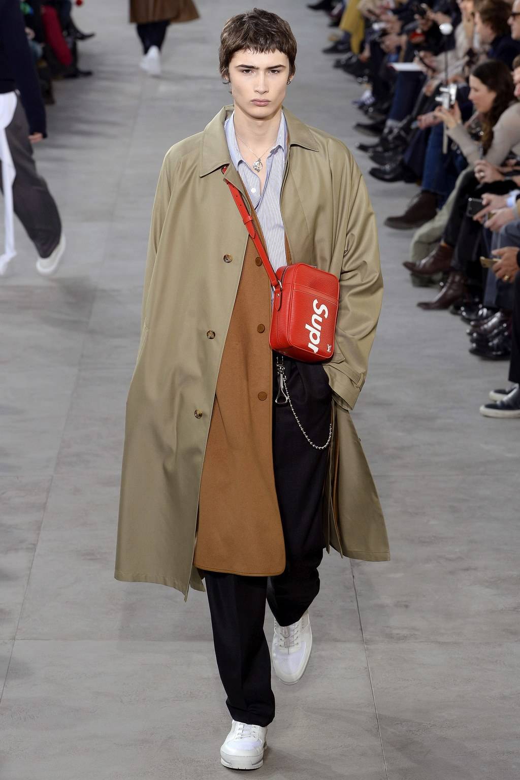 [루이비통] Louis Vuitton 2017.18 F/W 남성복 컬렉션 (ft. 슈프림) | 인스티즈