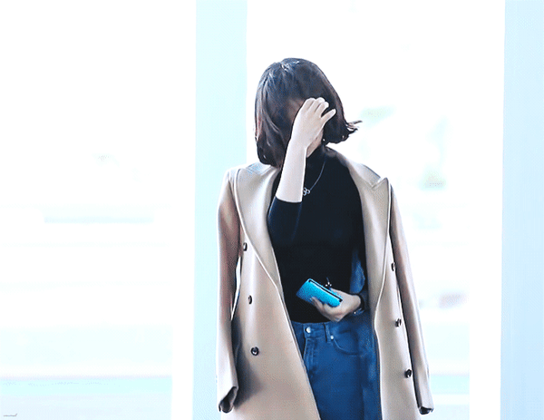 단발로 스타일 바꾼 김태리.gif | 인스티즈