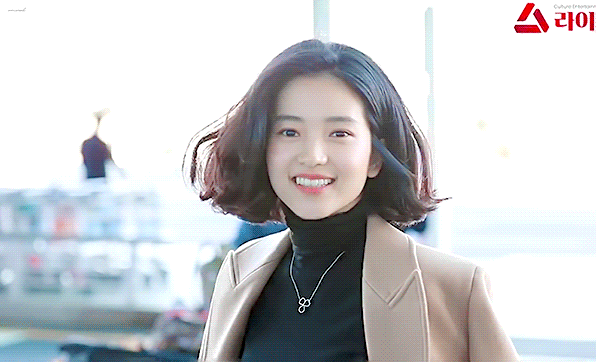 단발로 스타일 바꾼 김태리.gif | 인스티즈