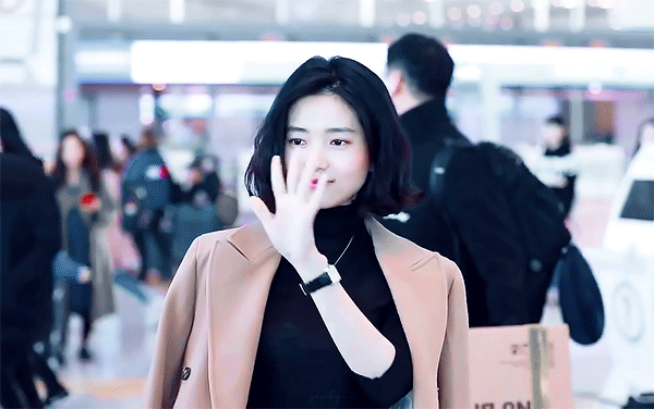 단발로 스타일 바꾼 김태리.gif | 인스티즈