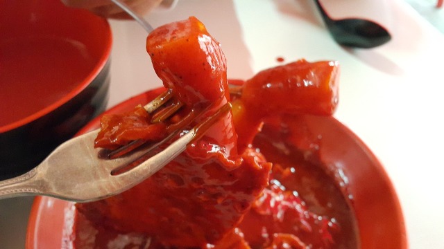 [떡볶이] 유명하지만 심하게 매워보이는 부산 매떡 | 인스티즈