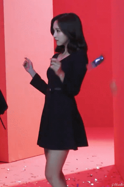 무표정으로 신난 트와이스 미나 | 인스티즈