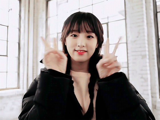 살레와 비하인드 아이즈원 최예나.gif | 인스티즈