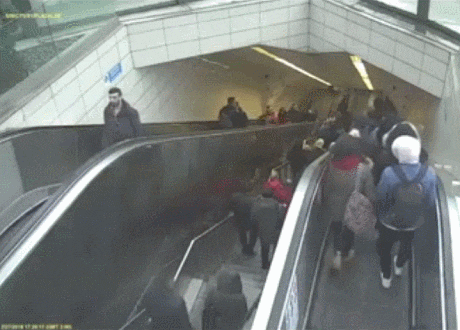 에스컬레이터 사고 | 인스티즈