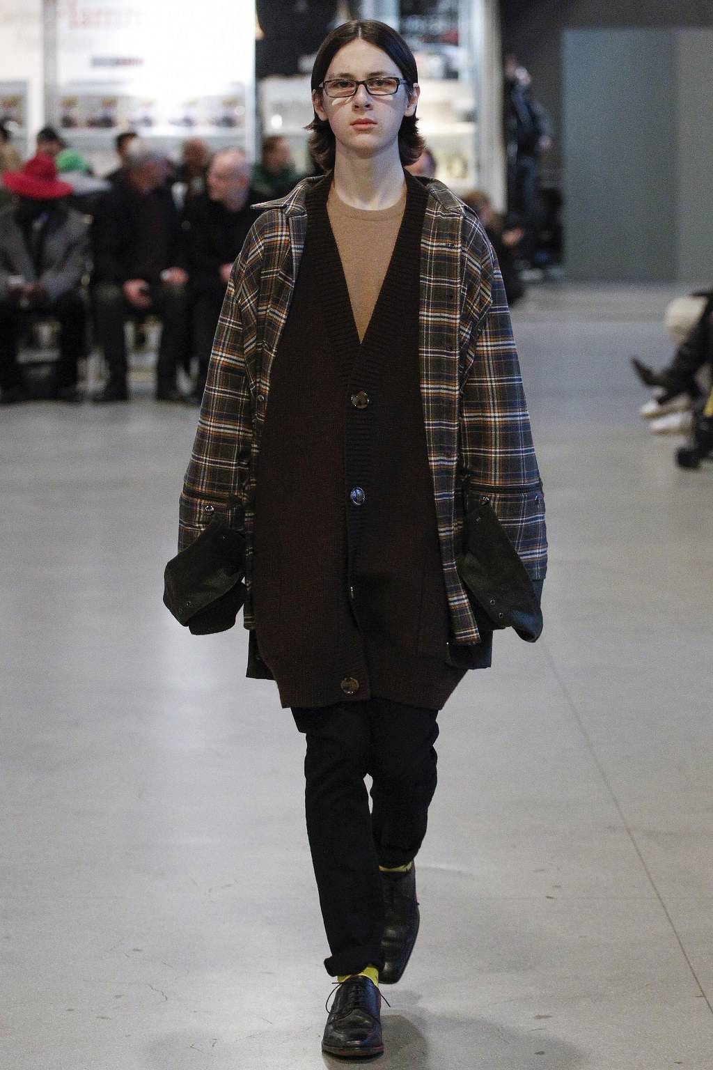 베트멍 2017.18 F/W 남성복 & 여성복 컬렉션 | 인스티즈