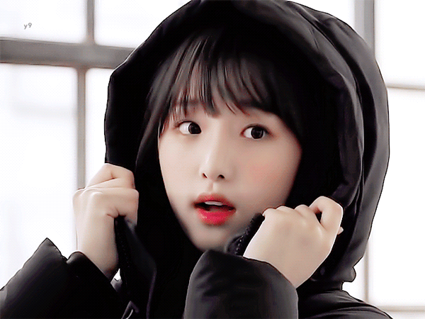 살레와 비하인드 아이즈원 최예나.gif | 인스티즈