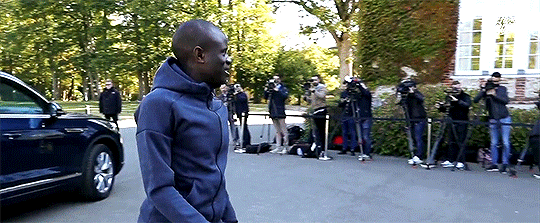 지루 따라해보는 캉테.gif | 인스티즈