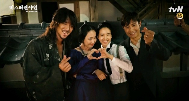 마지막씬 끝난 김민정 안아서 바다에 빠뜨리는 유연석.gif | 인스티즈