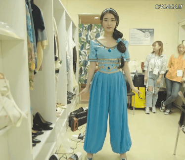 변신하는 아이유.gif | 인스티즈