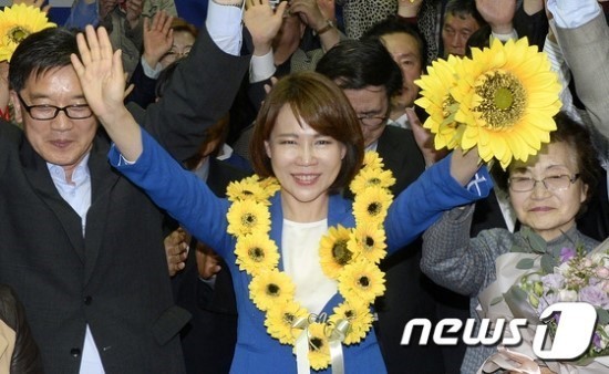 한국 최초의 치과의사 출신 변호사 (이자 국회의원) | 인스티즈