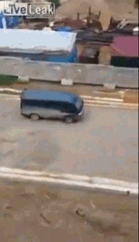 대륙의 통근 버스.gif | 인스티즈