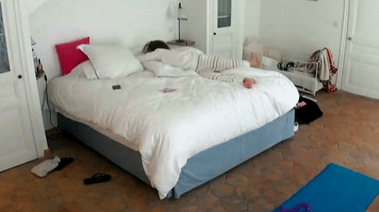 자고 일어나서 본인 얼굴 보고 놀란 태연.gif | 인스티즈