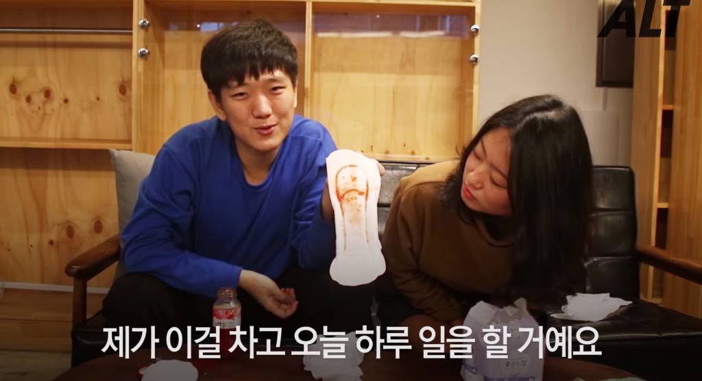 남자가 생리대를 차보았다 | 인스티즈