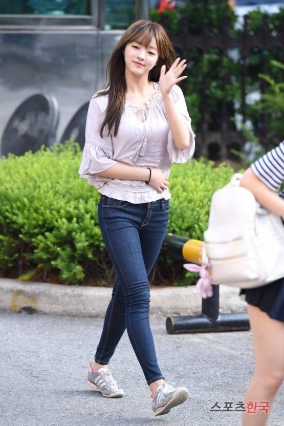 오마이걸 유아 사복패션 | 인스티즈