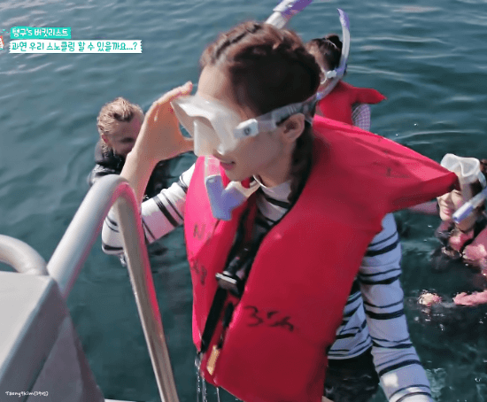 태연이 스노클링 하는법.gif | 인스티즈
