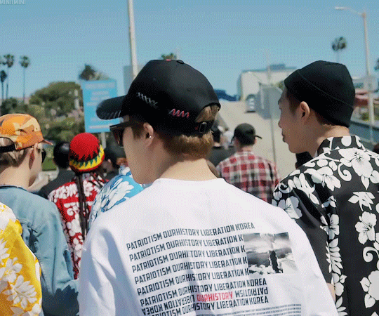 BTS 멤버가 입은 티셔츠 | 인스티즈