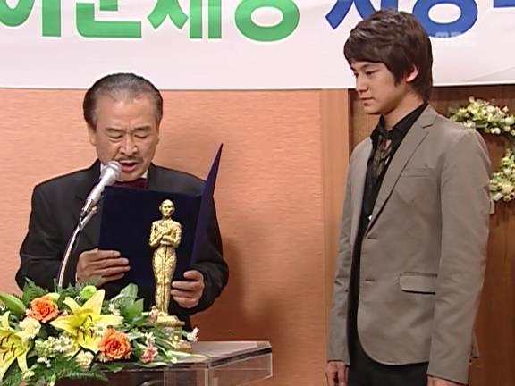 [거침없이하이킥] 근본없는 이순재상 시상식ㅋㅋㅋㅋㅋㅋㅋㅋㅋ.jpg | 인스티즈