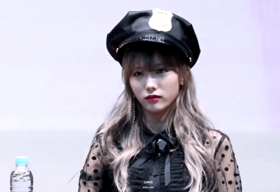 경례하는 우주소녀 루다.gif | 인스티즈