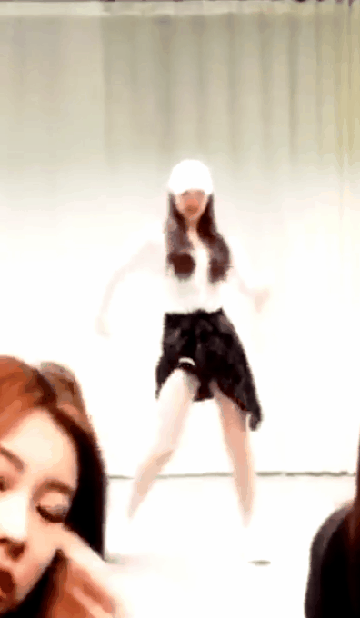 아이즈원) 오늘자 브이앱 춤짱 이채연 | 인스티즈