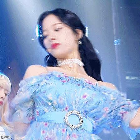 181014 인기가요 우주소녀 멤버별 원샷 + 단체샷 3장.gif | 인스티즈