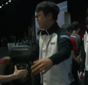 고동빈선수 이미 투명인간이라는 증거 | 인스티즈