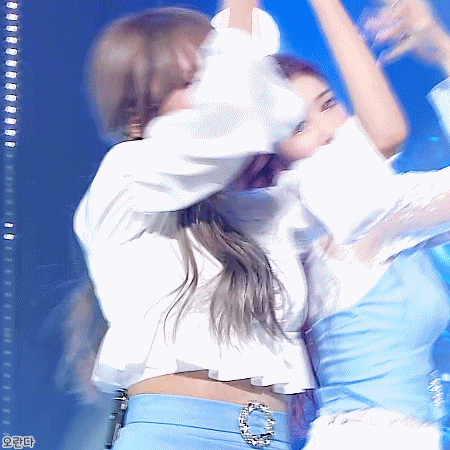 181014 인기가요 우주소녀 멤버별 원샷 + 단체샷 3장.gif | 인스티즈