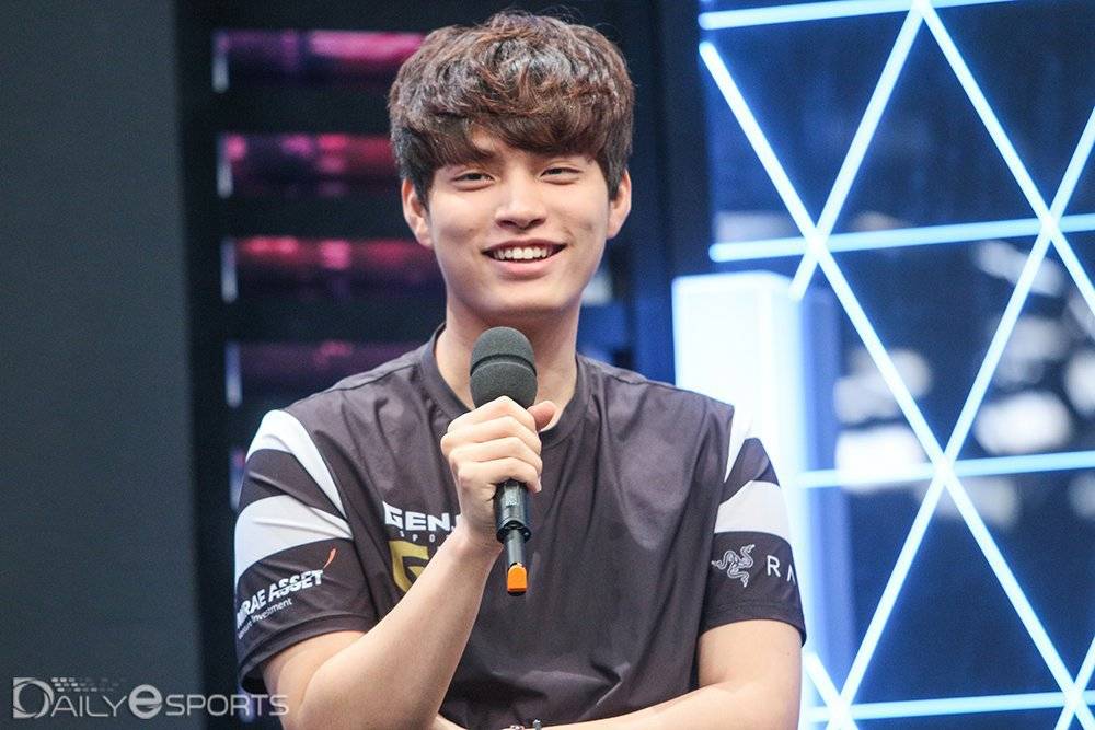 ??? : 너희 아직 젠지 믿고 있는거지? | 인스티즈