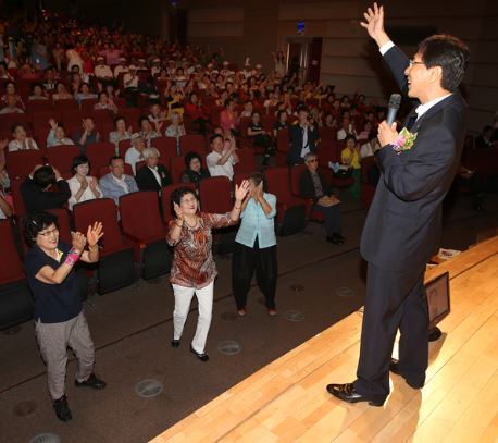 안희정 도지사가 충남 엑소라 불리는 이유.jpg | 인스티즈